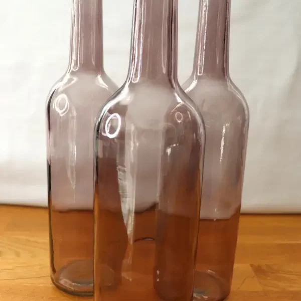 Lot de bouteilles en verre teinté (ton marron)