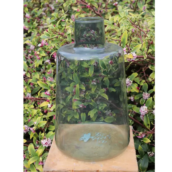 Vase en verre bleuté